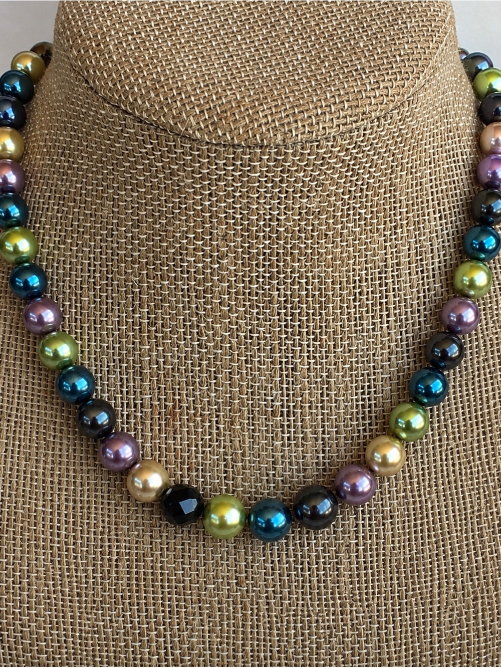 Multi color pearl  necklace